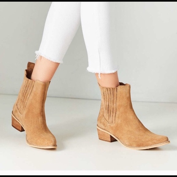 Urban Outfitters Shoes | Uo Urban Outfitters Chelsea Ankle Boots Tan